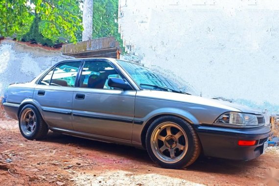 Selling Silver Toyota Corolla 1990 in Manila