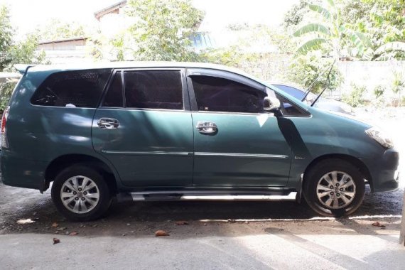 Selling Green Toyota Innova 2012 in Pasig