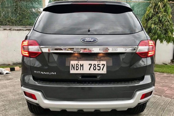 Sell Grey 2018 Ford Everest 