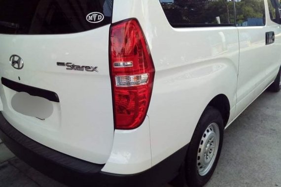 Selling White Hyundai Grand Starex 2017 in Manila