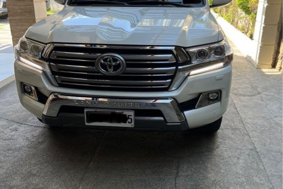 Pearl White Toyota Land Cruiser 2018 for sale in Automatic