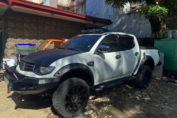 Sell White 2014 Mitsubishi Strada in Manila