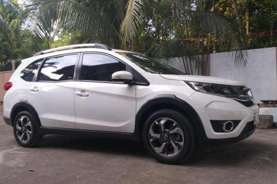White Honda BR-V 2017 for sale in Automatic
