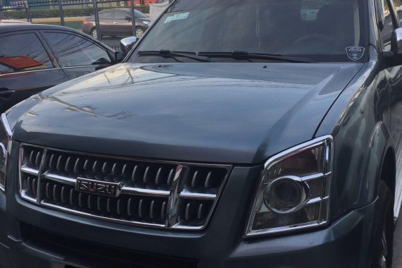 Selling Silver Isuzu Alterra 2011 in Manila