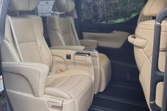 Black Toyota Alphard 2020 for sale in Malabon 