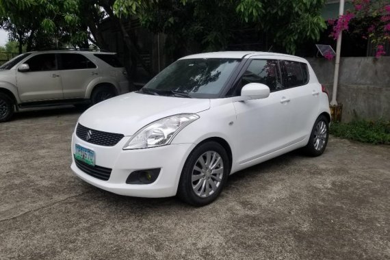 Selling Pearl White Suzuki Swift 2011 in Meycauayan