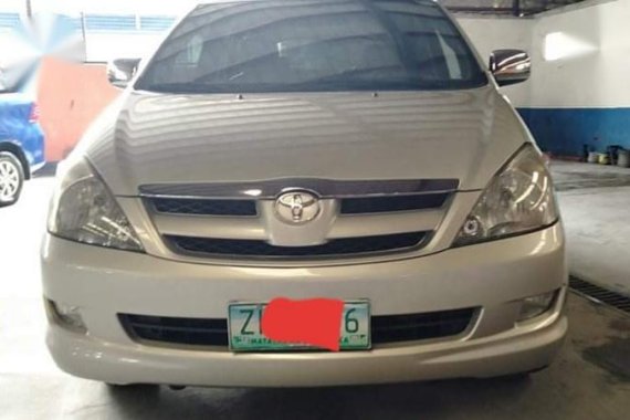 Selling Pearl White Toyota Innova 2007 in Quezon