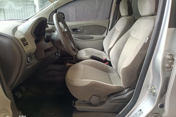 Pearl White Chevrolet Spin 2014 for sale in Las Pinas