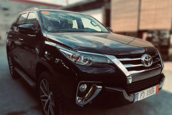 Selling Black Toyota Fortuner 2019 in Cainta