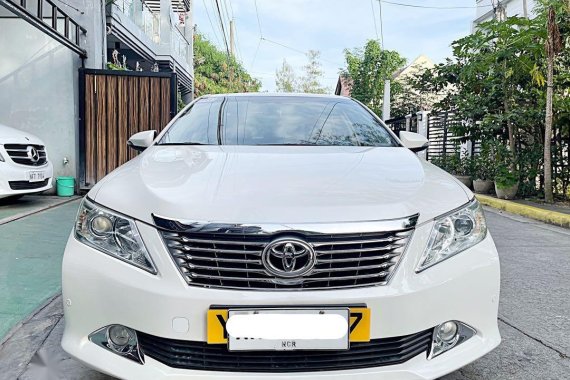 Sell Pearl White 2015 Toyota Camry in Bacoor