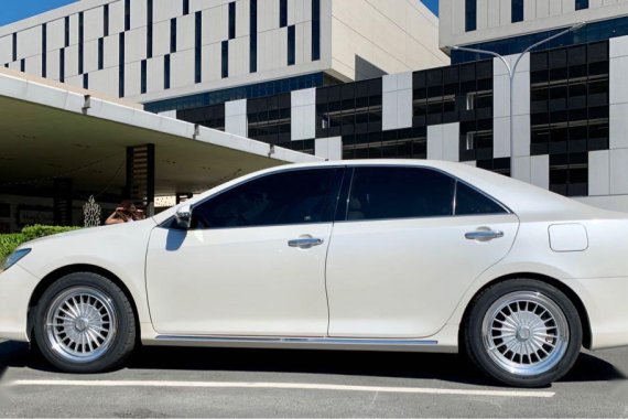 Selling Pearl White Toyota Camry 2013 in Muntinlupa