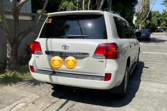 White Toyota Land Cruiser 2014 for sale in Muntinlupa