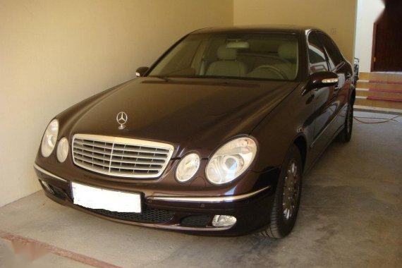 Selling Black Mercedes-Benz E-Class 2004 in Manila