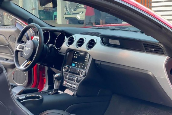 Selling Red Ford Mustang 2018 in Quezon City
