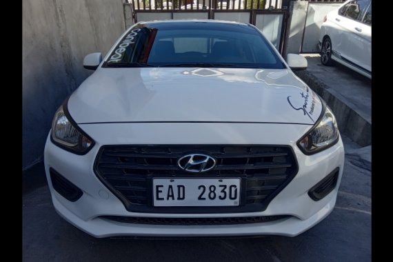 Selling White Hyundai Reina 2019 Sedan 