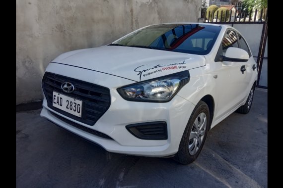 Selling White Hyundai Reina 2019 Sedan 