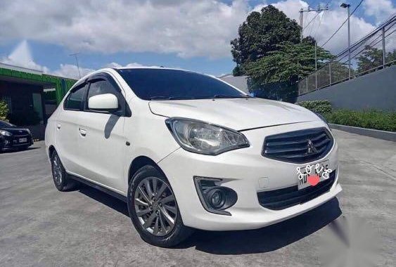 Selling White Mitsubishi Mirage 2016 in Makati