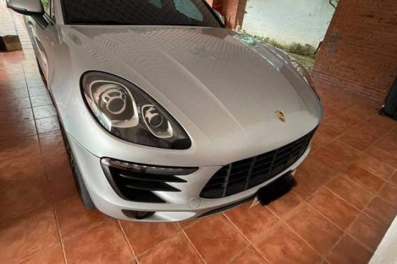 Silver Porsche Macan 2015 for sale