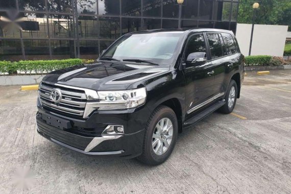 Selling Black Toyota Land Cruiser 2021 in Manila