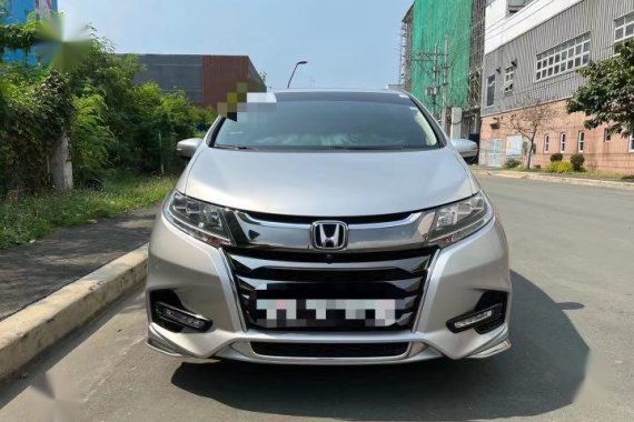 Selling Brightsilver Honda Odyssey 2020 in Manila