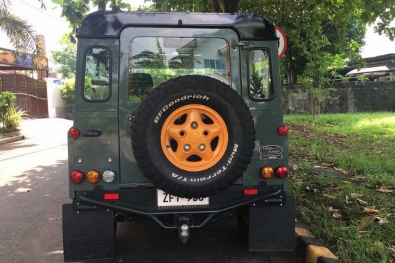Green Land Rover Defender 1995 for sale in Pasig 
