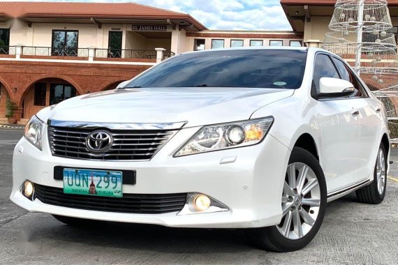 Pearl White Toyota Camry 2012 for sale in Las Piñas