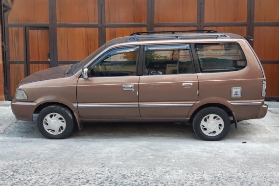 Selling Brown Toyota Revo 2002 in Manila