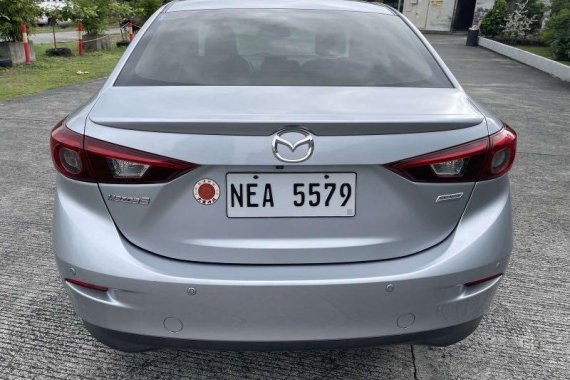Selling Silver Mazda 3 2018 in Pasig