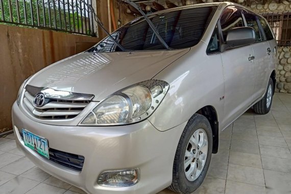 Brightsilver Toyota Innova 2011 for sale in Cainta