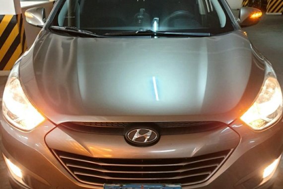 Silver Hyundai Tucson 2011 for sale