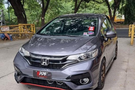 Selling Grey Honda Jazz 2015 in Bacoor