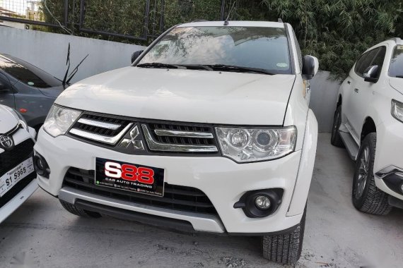 Selling White Mitsubishi Montero sport 2014 in Quezon City