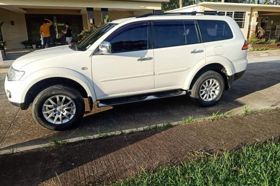 White Mitsubishi Montero 2011 for sale