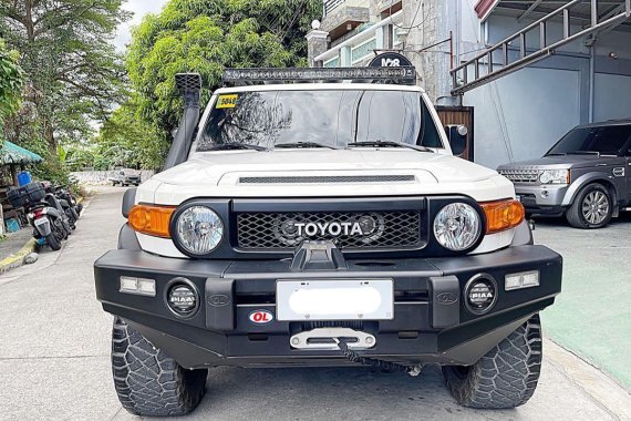 Selling Pearl White Toyota Fj Cruiser 2017 in Bacoor