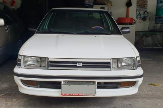 Selling Pearl White Toyota Corolla 1989 in Quezon