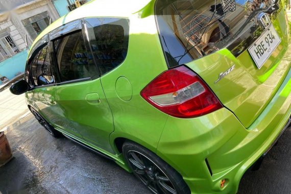 Selling Green Honda Jazz 2013 in Angat