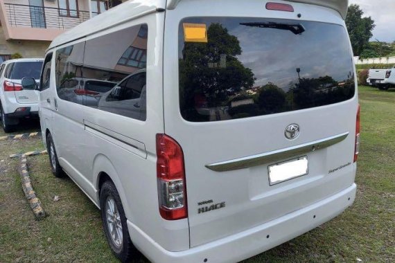 Selling Pearl White Toyota Hiace Super Grandia 2018 in Makati