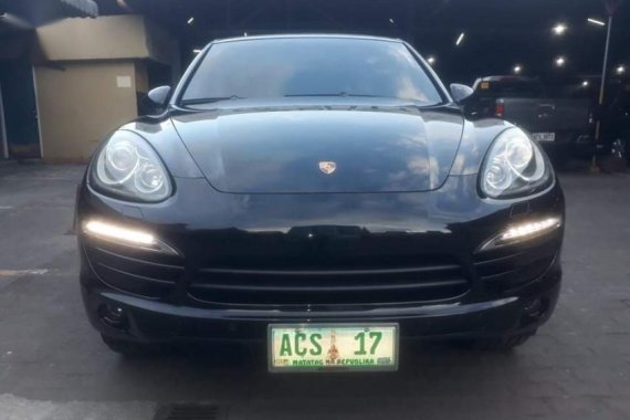 Selling Black Porsche Cayenne 2011 in Pateros