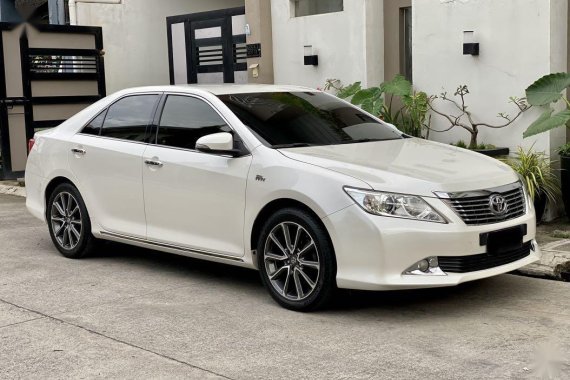 Pearl White Toyota Camry 2012 for sale in Balanga