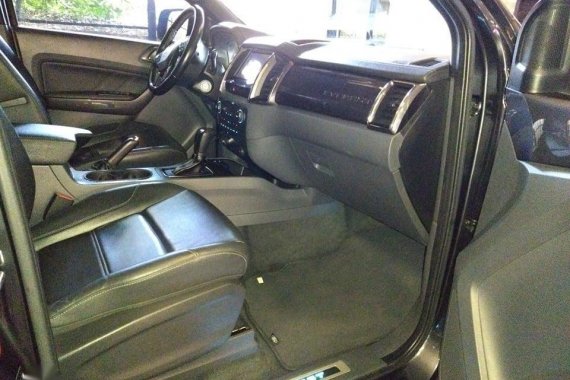 Selling Black Ford Everest 2018 in Pasig