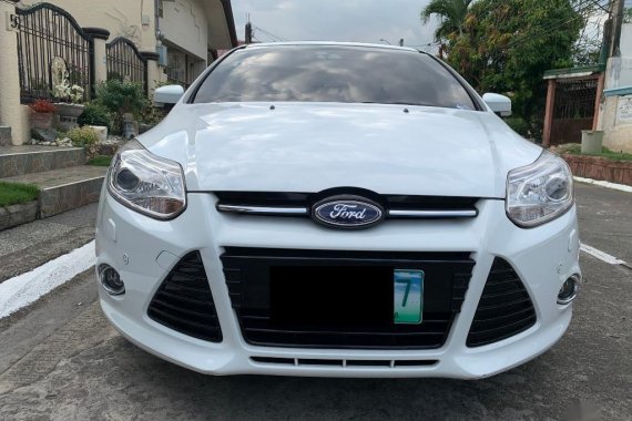 Pearl White Ford Focus 2013 for sale in Caloocan