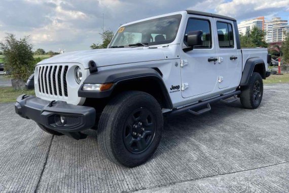 White Jeep Gladiator 2021 for sale in Pasig 