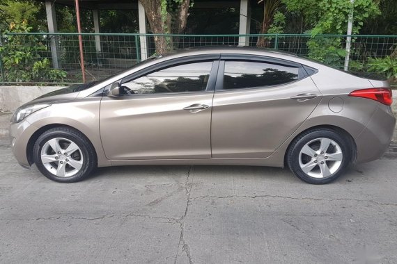 Silver Hyundai Elantra 2012 for sale in Muntinlupa 