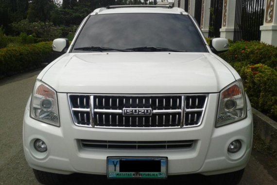 Selling White Isuzu Alterra 2010 in Cebu 