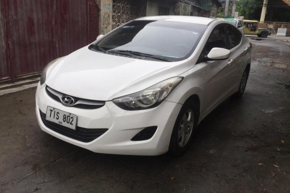 Selling White Hyundai Elantra 2012 in Quezon City