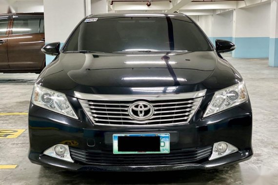 Selling Black Toyota Camry 2012 