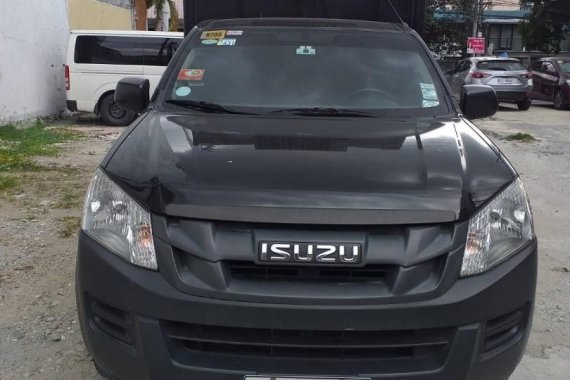 Sell Black 2017 Isuzu D-Max in Quezon City