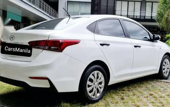 Selling White Hyundai Accent 2019 in Parañaque