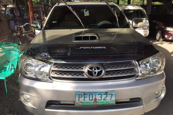 Selling Silver Toyota Fortuner 2010 in Imus