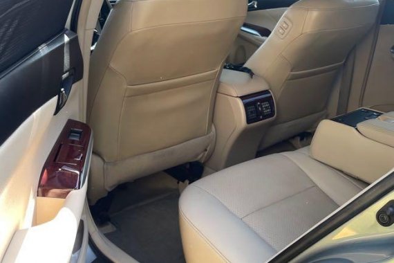 Silver Toyota Camry 2011 for sale in Las Piñas
